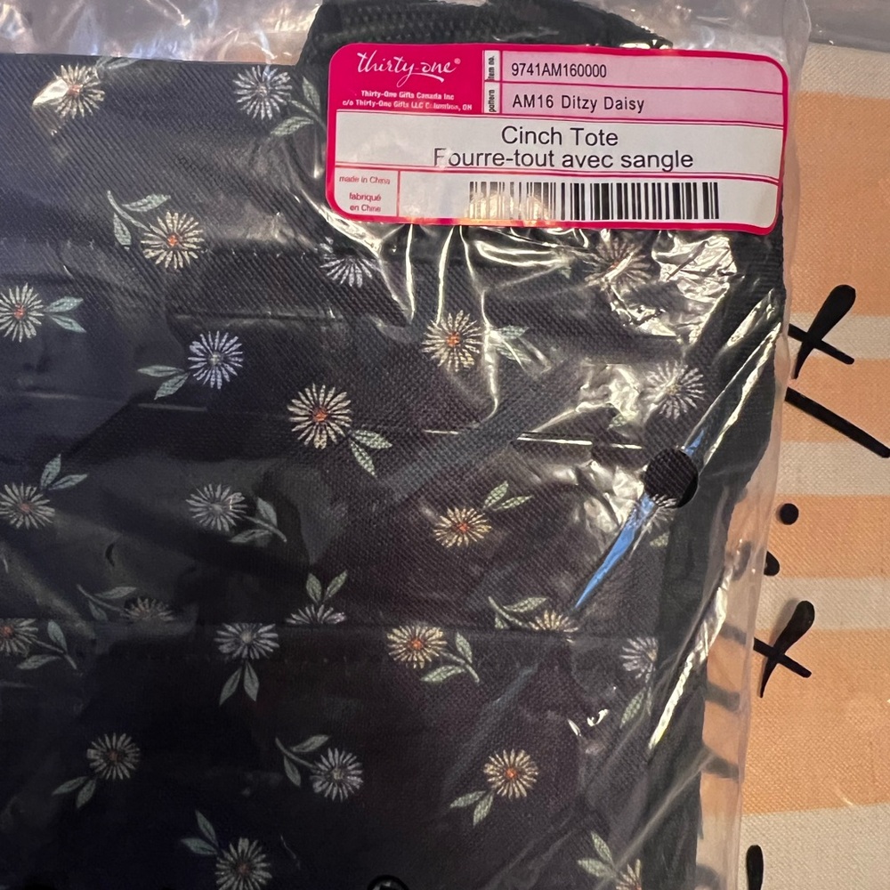 Thirtyone Cinch Tote - Picture 5 of 5